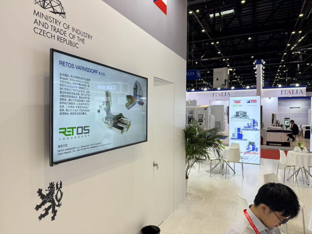 2025-04-25_cimt_peking_holakovsky_03_web
