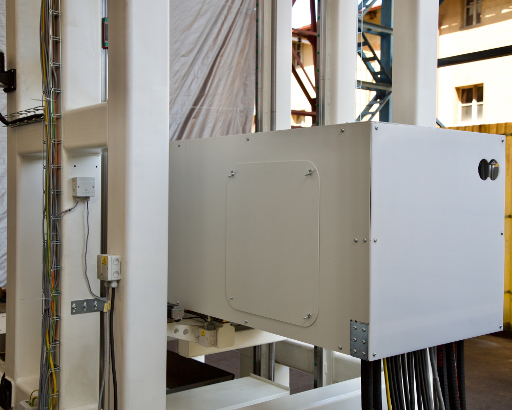 2025-08-07_9502_kalici_stroj_web