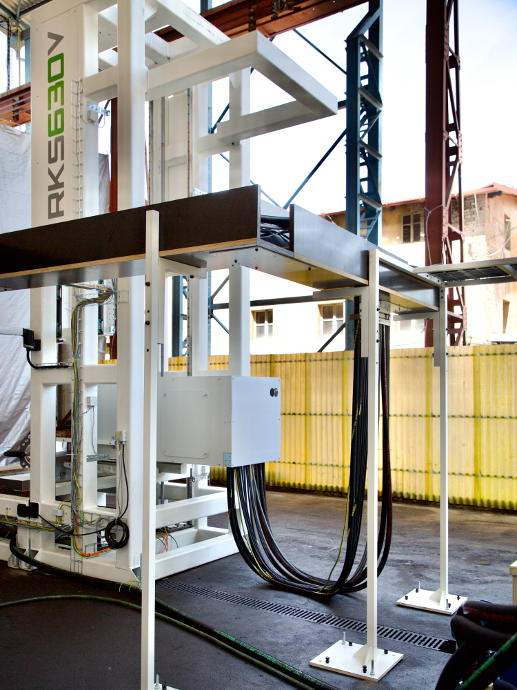 2025-08-07_9551_kalici_stroj_web