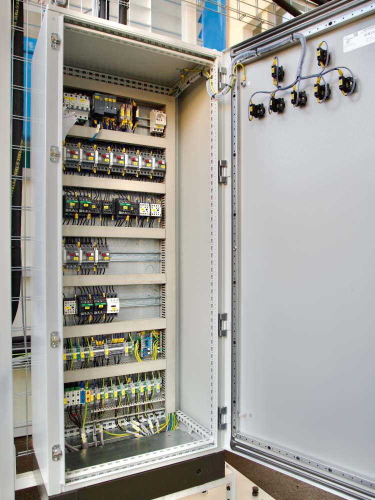 2025-08-07_9537_kalici_stroj_web