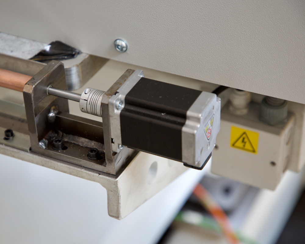 2025-08-07_9498_kalici_stroj_web