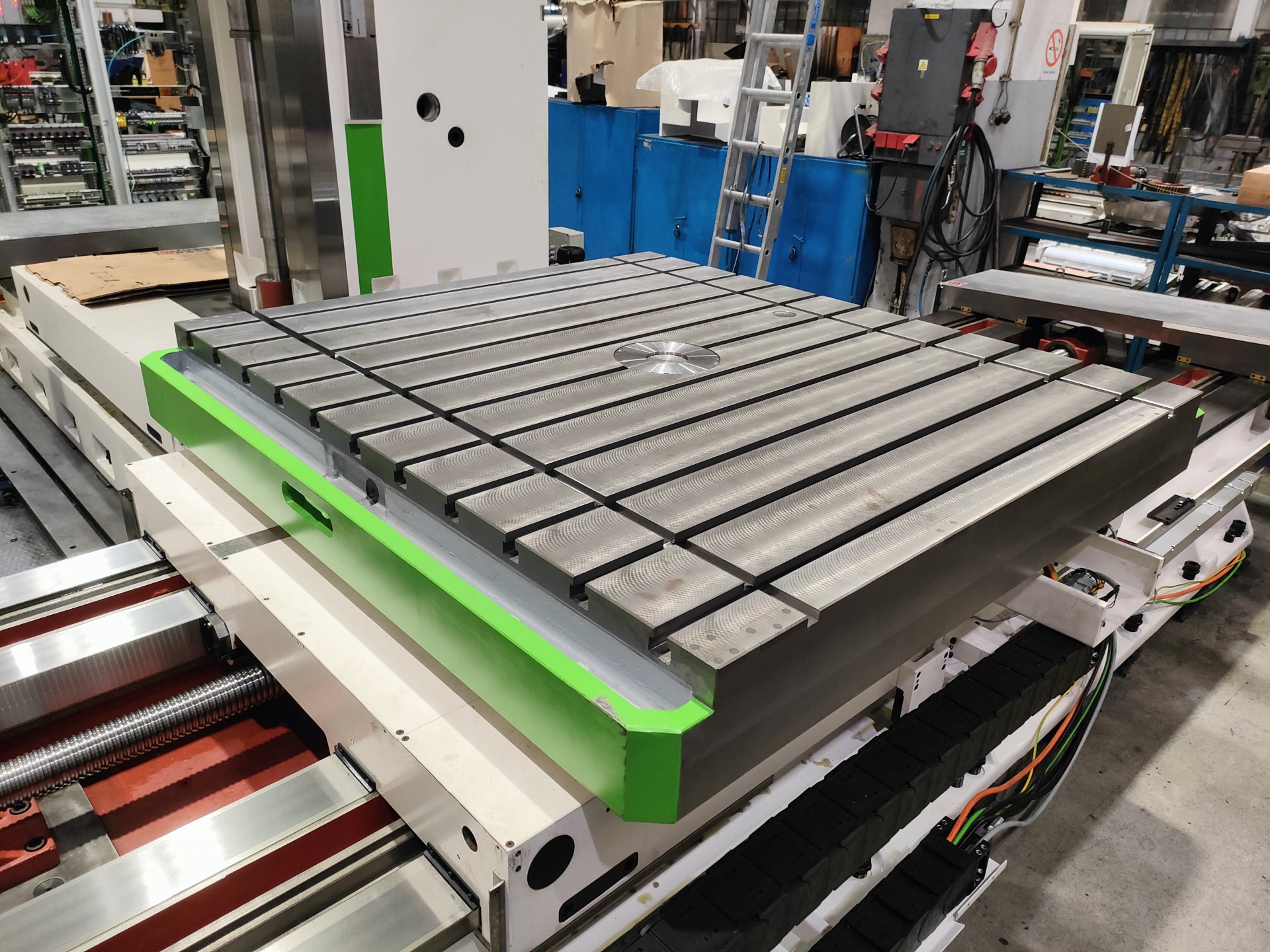 b_2025-11-26_whn13cnc-go-2025_ (3)