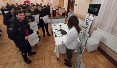 Young people interested in engineering